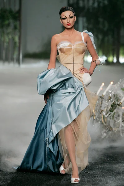 Look 4